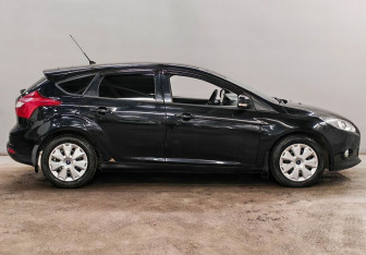 Подержанный автомобиль Ford Focus Hatchback 2012 года (4 фото)