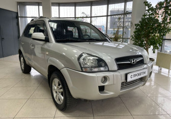 Подержанный автомобиль Hyundai Tucson 2008 года (3 фото)