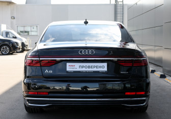 Подержанный автомобиль Audi A8 2022 года (6 фото)