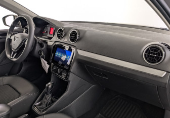 Подержанный автомобиль Jetta VA3 2022 года (13 фото)