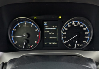 Подержанный автомобиль Toyota RAV4 2017 года (13 фото)