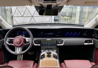 Подержанный автомобиль Hongqi E-HS9 2021 года (13 фото)