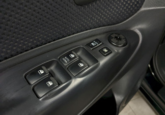 Подержанный автомобиль Hyundai Tucson 2007 года (12 фото)