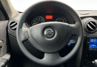 Подержанный автомобиль Nissan Almera Sedan 2013 года (12 фото)