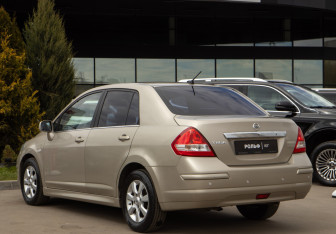 Подержанный автомобиль Nissan Tiida Sedan 2011 года (5 фото)