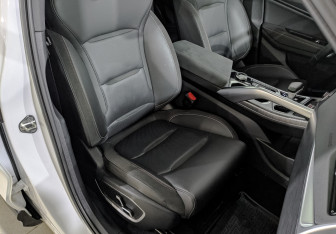 Подержанный автомобиль Geely Tugella 2023 года (24 фото)