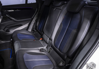 Подержанный автомобиль BMW X1 2020 года (15 фото)