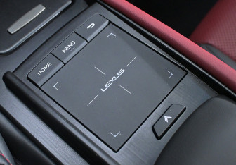 Подержанный автомобиль Lexus ES 2022 года (13 фото)