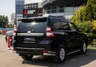 Подержанный автомобиль Toyota Land Cruiser Prado 2013 года (4 фото)