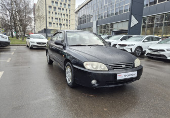 Подержанный автомобиль Kia Spectra Sedan 2006 года (3 фото)