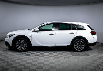 Подержанный автомобиль Opel Insignia Wagon 2015 года (8 фото)