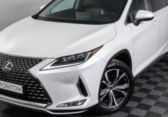 Подержанный автомобиль Lexus RX 2019 года (25 фото)