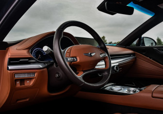 Подержанный автомобиль Genesis G80 2021 года (12 фото)