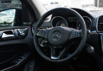 Подержанный автомобиль Mercedes-Benz GLE 2018 года (12 фото)