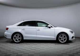 Подержанный автомобиль Audi A3 Sedan 2019 года (4 фото)