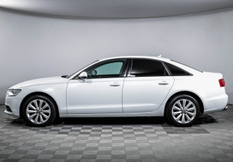 Подержанный автомобиль Audi A6 Sedan 2012 года (8 фото)