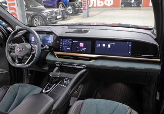 Подержанный автомобиль Geely Monjaro 2023 года (11 фото)