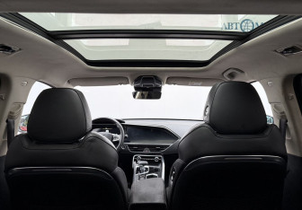 Подержанный автомобиль Geely Tugella 2022 года (12 фото)