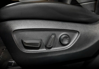 Подержанный автомобиль Toyota Highlander 2021 года (19 фото)