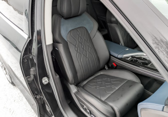 Подержанный автомобиль Voyah Free 2022 года (24 фото)