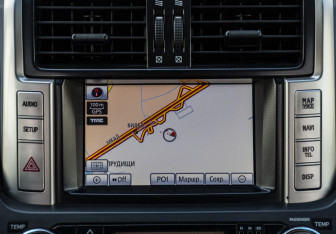 Подержанный автомобиль Toyota Land Cruiser Prado 2011 года (17 фото)