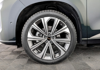 Подержанный автомобиль Exeed VX 2023 года (19 фото)