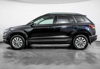 Подержанный автомобиль Skoda Karoq 2021 года (8 фото)