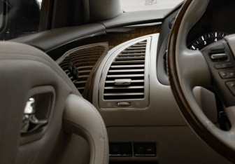 Подержанный автомобиль Infiniti QX56 2012 года (13 фото)