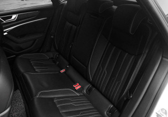 Подержанный автомобиль Audi A7 2020 года (13 фото)