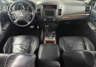 Подержанный автомобиль Mitsubishi Pajero 2007 года (9 фото)