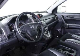 Подержанный автомобиль Honda CR-V 2012 года (9 фото)
