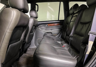 Подержанный автомобиль Toyota Land Cruiser Prado 2005 года (10 фото)