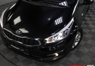 Подержанный автомобиль Kia Ceed Hatchback 2015 года (25 фото)