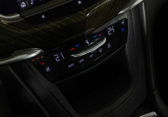 Подержанный автомобиль Cadillac XT6 2020 года (17 фото)