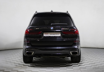 Подержанный автомобиль BMW X7 2019 года (6 фото)