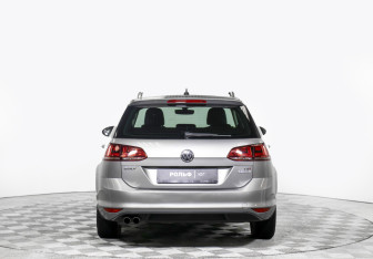 Подержанный автомобиль Volkswagen Golf Wagon 2016 года (6 фото)
