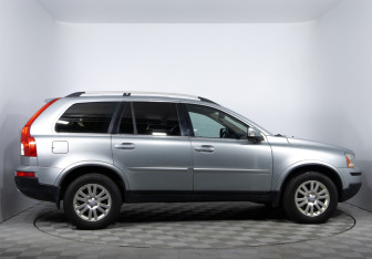Подержанный автомобиль Volvo XC90 2008 года (4 фото)