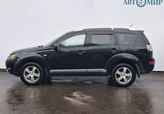 Подержанный автомобиль Mitsubishi Outlander 2008 года (8 фото)