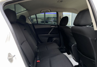 Подержанный автомобиль Mazda 3 Sedan 2012 года (19 фото)