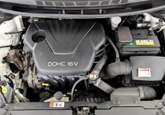 Подержанный автомобиль Kia Cerato Sedan 2015 года (9 фото)