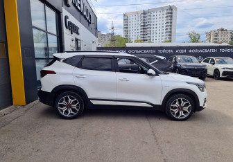 Подержанный автомобиль Kia Seltos 2020 года (4 фото)