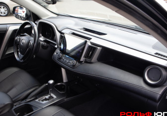 Подержанный автомобиль Toyota RAV4 2019 года (7 фото)