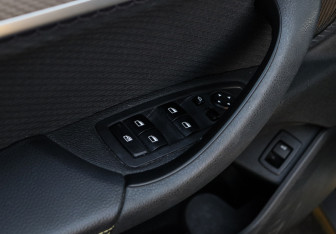 Подержанный автомобиль BMW X2 2017 года (17 фото)