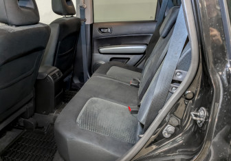 Подержанный автомобиль Nissan X-Trail 2013 года (12 фото)