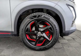 Подержанный автомобиль Omoda C5 2023 года (18 фото)