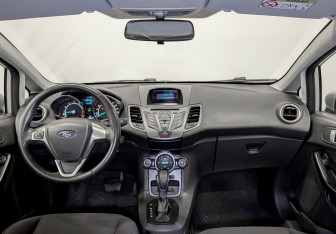 Подержанный автомобиль Ford Fiesta Sedan 2016 года (14 фото)