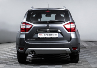 Подержанный автомобиль Nissan Terrano 2018 года (6 фото)