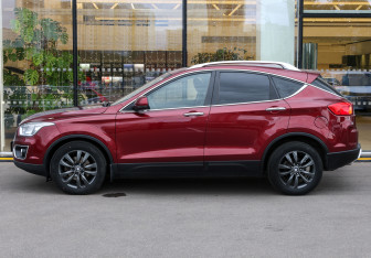 Подержанный автомобиль FAW Besturn X80 2017 года (8 фото)
