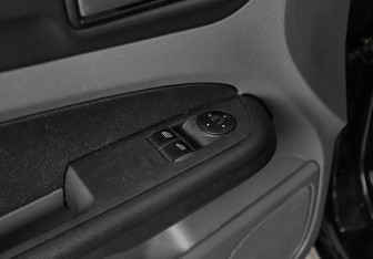 Подержанный автомобиль Ford Focus Hatchback 2009 года (8 фото)