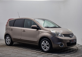Подержанный автомобиль Nissan Note 2013 года (7 фото)